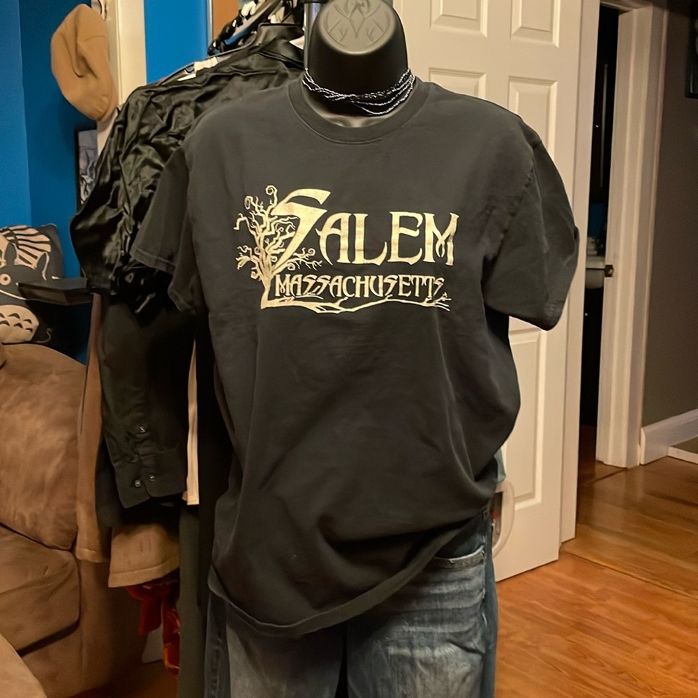 Spooky Salem MA tee w/Dead Tree
